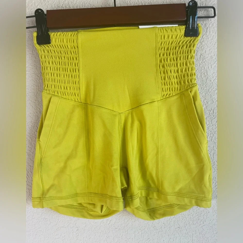 Aerie Offline Real Me Hi-Rise Short Court 4” Biker Short -Chartreuse size XS NWT